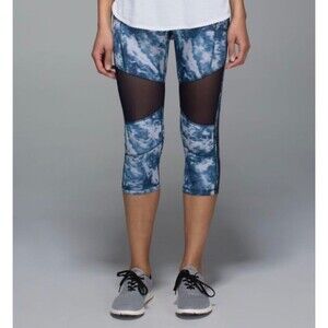 Lululemon Size 8 Mesh With Me Crop Sea Side Silver Fox Albert Lake Blue